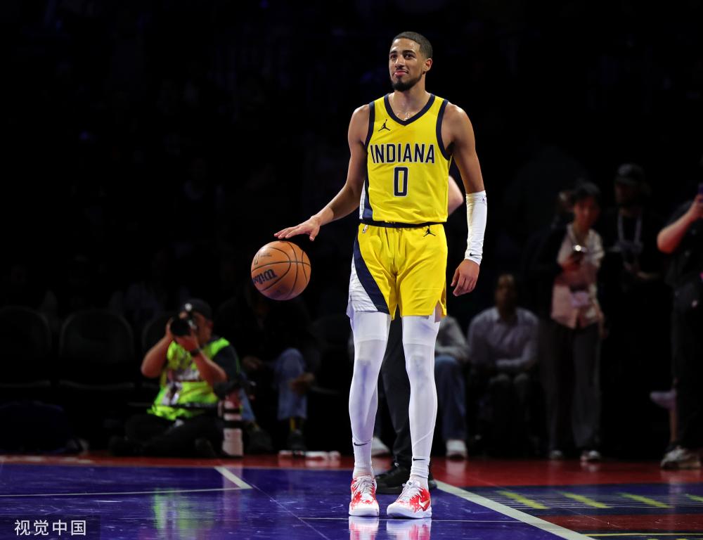 而是随着球 而是随着球